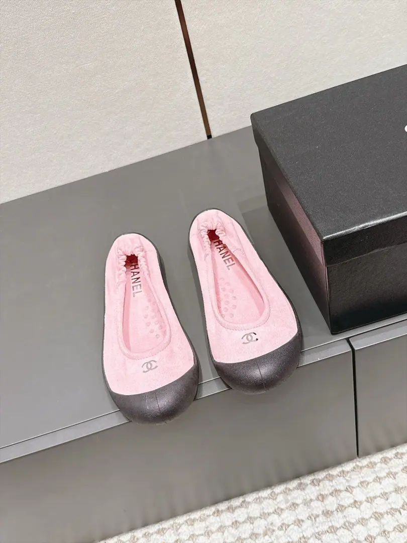 Requisition level Chanel 26/Autumn New Single shoes. Slingback and design. This is a classic design. A simple shoe face., It's a great mix., Leisure, Fashion, Sports, You can take care of it outside.…… Shoes face use: Counter-featur. Base: - The rubber floor. Size: #35-41（40 41I'll make sure I don't change it.）