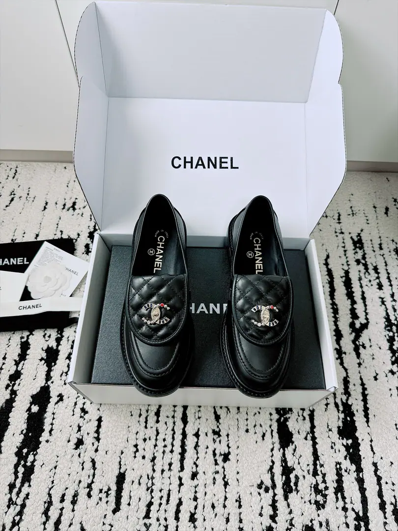 🏧𝗖𝗛𝗔𝗡𝗘𝗟Top new paragraph LeFleur shoes. The big stars are a red-hot show. A hundred-year-old classic.！ A big one.！We're gonna hit him with a pound.！ Import of sheep's skin on the shoe. Comfortable sheep's skins. Italian original dyed the leather. He's tall.2.5cm Size35-41 [40.41Make a reservation.] [⚠️Another dollar with a plane box.]