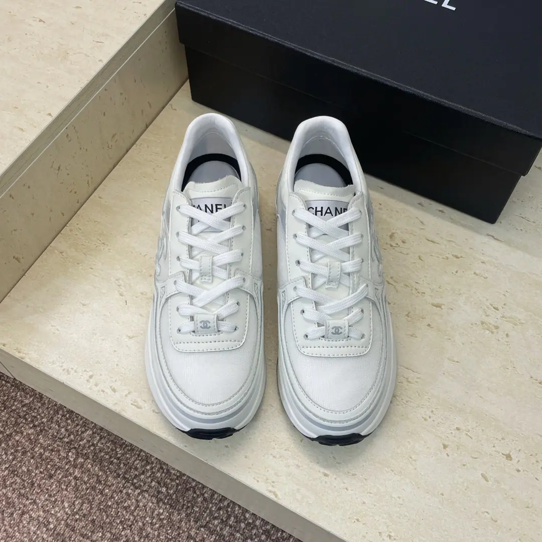 Plant prices:Female size/Men CHANEL Chanel.2026The new early spring couple's band is wearing a gwan's leisure shoes. Xiang-tzu.CLetterlogoA thick, round-headed, colored sports dad's shoes. Material:I'll import a cow's skin on my shoe./Environmentally friendly airnet eyepads+Inside the fabric.+Double LayerTPU- The bubble. Size:Female size35-42(40.41.42Custom without re-offer) Men38-46(38.46Custom without re-offer)