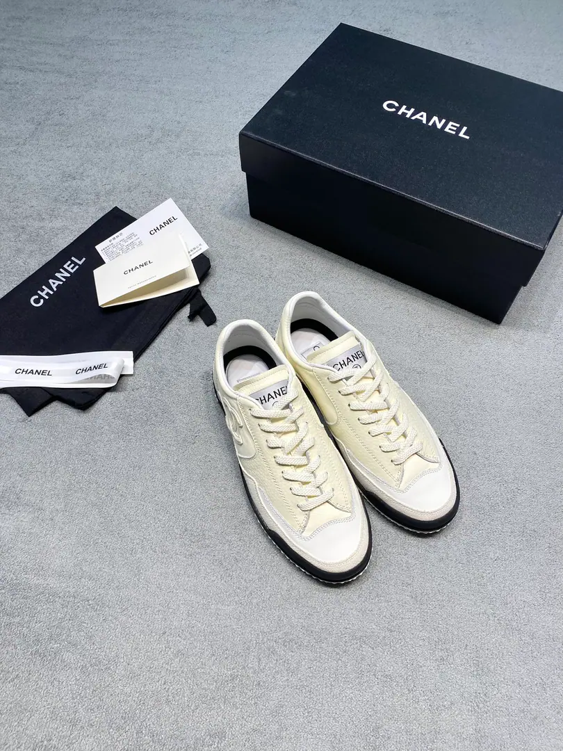 🔥🔥🔥Chane* Kaori!2025ss Chennai*25KWhite shoes.｜I'll be all day-to-day. Who's got 100 white shoes in their closet?！These.Chanel 25K♪ It really grew on my heart ♪～ Ivory calf has a strong skin., It's delicate and bright., Not the white-white., It's so tenderly titties., A pair of low profile pairs.CMarking, The high senses are straight up.. The round head is so friendly., The toes are free to stretch., No more scuffling., The memory of your tongue is not wearing an ankle., It's a day's work. Low Gang!+The belt is a beautiful piece of design and a recollection., The matchmaking is really a seal.！ Since I entered these two., My other shoes are all idle., It's a long way to go., You don't wear a lot of bragging., You can hold on to important occasions., It's really getting better and better.…… ▪️Fabulous.: Import all the cow skins of the head layer. ▪️Uchi.: Import Australian sheep skin. ▪️Otsumi!: Open prototypes ▪️Codes: 35-39（40Do it.） ▪️ Extreme value for run-off, Discard.