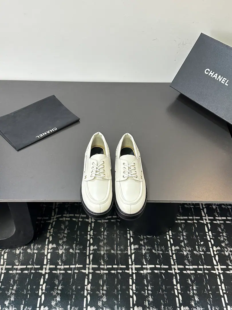 Chanel·Chanel. 2026AThe new little fragrance is a big-headed shoe with a lyfoss. Top Version🔝Original purchase development for sale👍🏻 Another big blowout at the Tsumi cabinet.🔥, The love of the young sisters of the Red Boss., The social networking platform's all about it., He's a man of the highest rank., Seeing this time always brings up the girl's inner claim to fashion.！The latest hair and the wrinkled wrinkled leather., You're a big fan of the way you're going., It's easy to handle.！🤩 💜Fabulous.: Bullskins.~Open the beads. 💛Uchi.: Lamb skin. 💚Shoes under the sole.: Original Open Model Slide-IntpuBottom ❤️Bottom: NYO3.5cm 🤍Codes: 35-41👣（40 41Do it.）