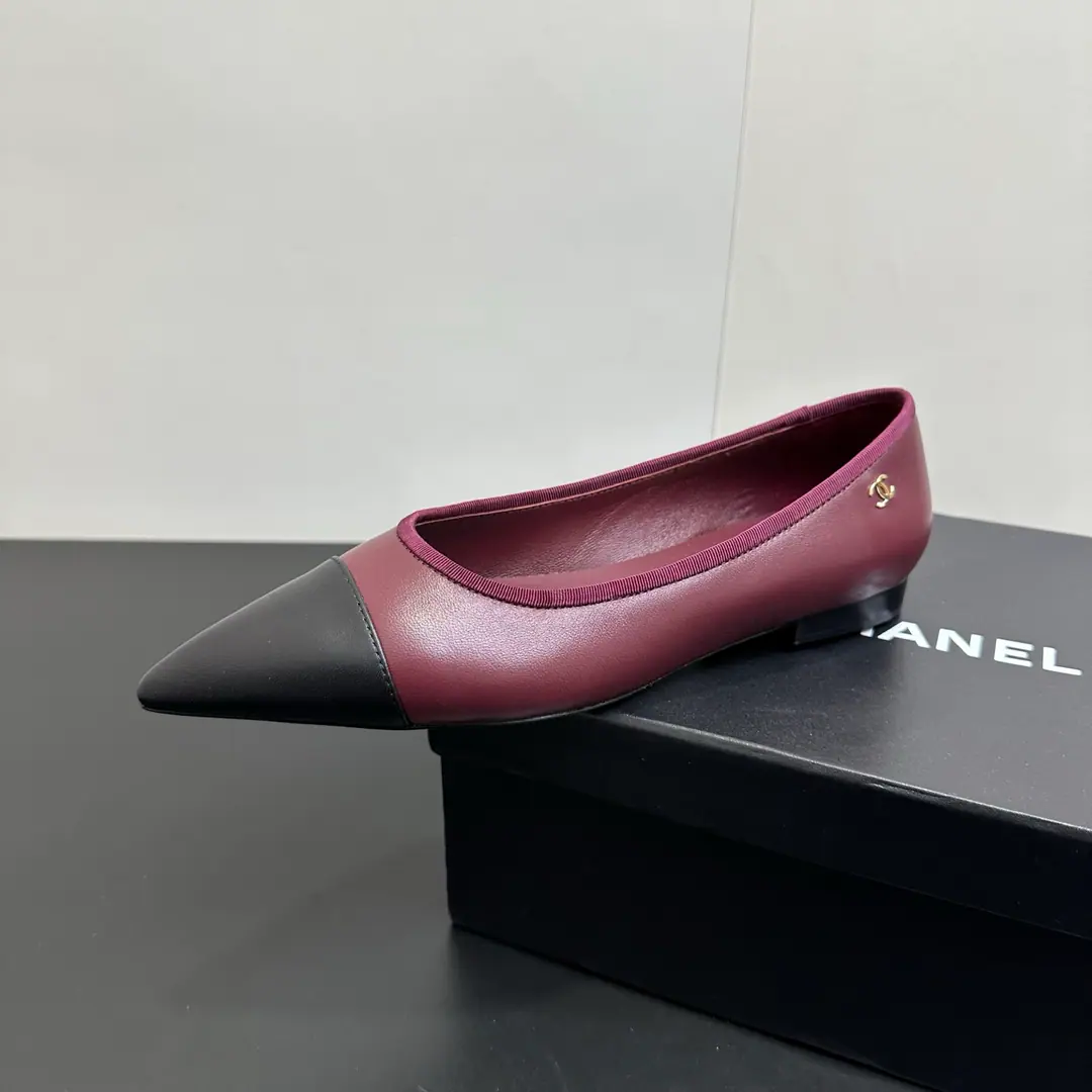 🍌🍌 CHANELChanel's little fragrance is so great with his fancy, fancy shoes.！The classic color-shacking design outlines French grace., Black & White, Mibai., The wine is black and black and the color is so good., The stylish stylish shape., It's more visible.. A soft-skinned foot-shoe., It's not too much for a big-ass walk., He's been running all day.. He's got a nice suit and a good job., ♪ With a woven dress out of the street soft and romantic ♪, The fairy shoes of the ancients and the fashions., Who's gonna look good in that?！ Shoe.: Lamb skin. Uchi./Shoe pads.: Lamb skin. Shoes under the sole.: That's a little skin. Codes: 35-39（40.41Freeze!）