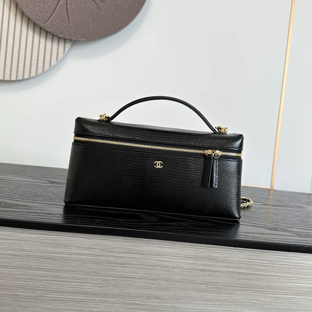《Lizard.🦎Skins.》Black！《Cross-section》OHANEL🚩🚩🚩26BAdvanced Handicrafts 🌠🌠🌠LpBox.🖤Advanced HandicraftsLPThe old money is a feeling of the well-packed food box., - It's a grinding resistance., I don't worry about wear or tear.～The cross-sectional sprawl is falling apart., Horizontal zipper., Deep inside, super-capable., ProMax+Pizza.+The makeup is all light.[Cool.R]Light gold metal binaryCLow profile atmosphere.～Bring your own short handle.+🉑️We'll take the skin off and wear the gold chain.[Beauties.R]With all the French names on your hands, you can see.～The slashing back is a relief., I can't make any mistake with the commuters.！Dimensions: 12×25×5 cm