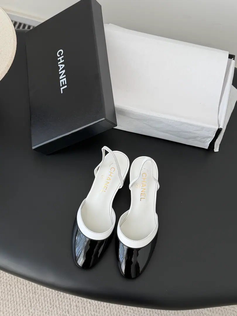 Chanel 26cNew Mary Jane's heels. The skin is a great thing., It's superb.！ Shoe-head paint-skinning, The inside sheep., Original Base！ Size:35-39 （Other code custom is not changed）