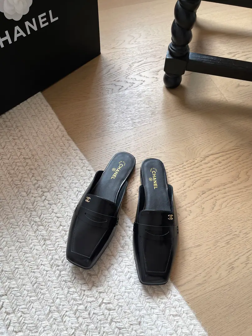 Chanel New doubles.CLeFlell Shoes.！ Top Version！We'll have to sell it first. Shoe-faced cow skin. It's a little sheep's skin inside. That's a big one. Codes: 34-41「34 40 41Customize or not change」