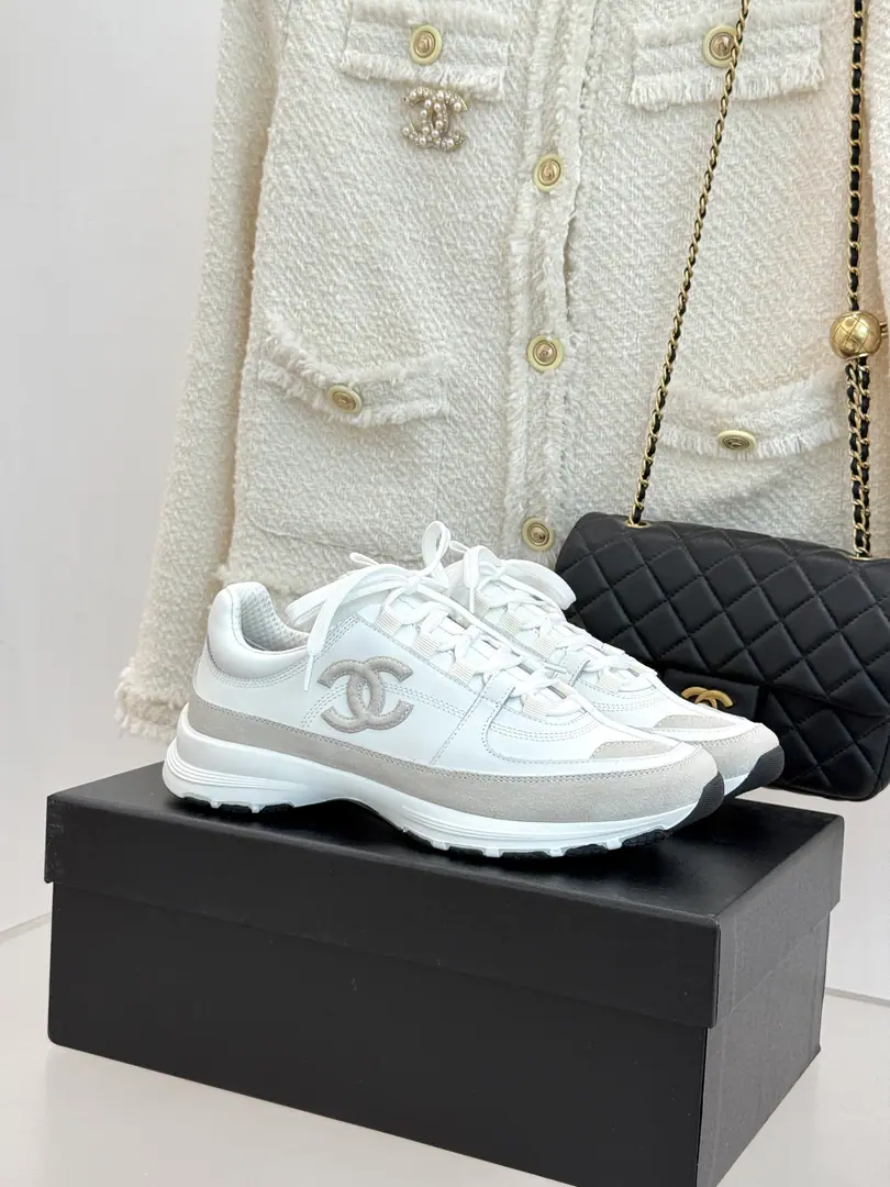 🏧𝗖𝗛𝗔𝗡𝗘𝗟The new panda wears leisure sneakers..TopcocoGirls must go., You can always trust Yang's eyes.！ The original cow skins are the same as the anti-featur material. The original imported into the air network. Original OpenTPUBottom of Group Size:35—41 [40.41Do it.]
