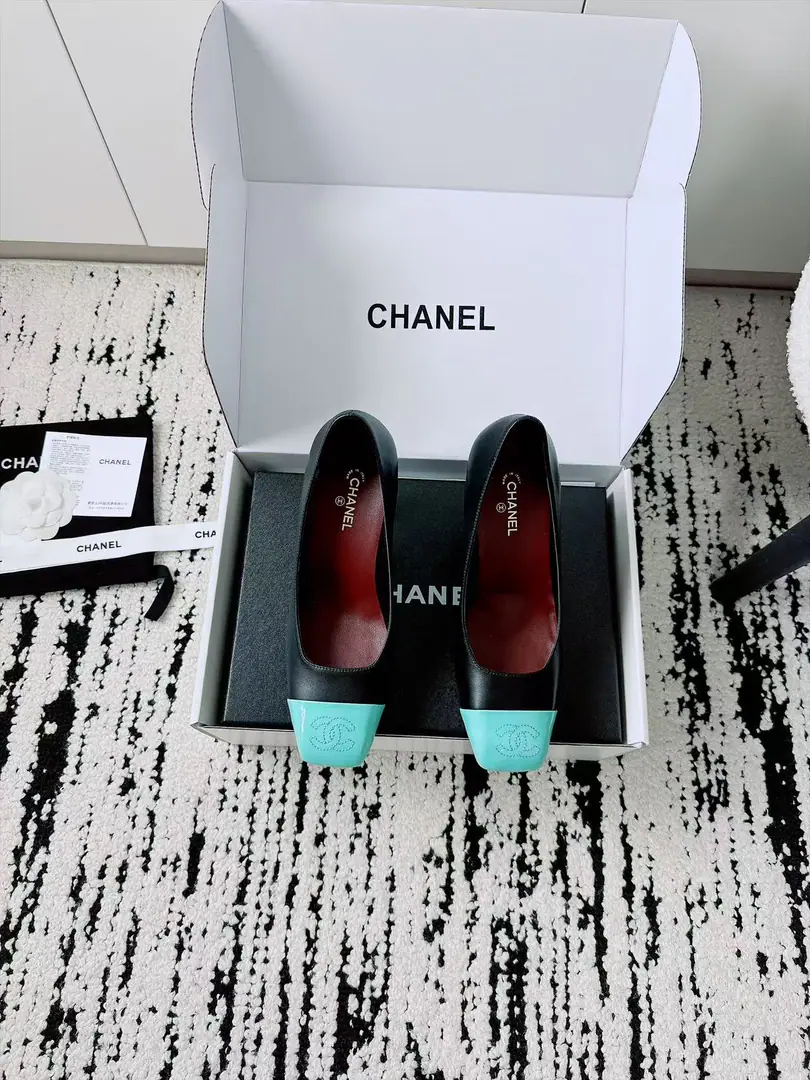 🏧𝗖𝗛𝗔𝗡𝗘𝗟Top new paragraph High-tone Mary Jane's shoes.👠 The first time I saw it, I was grassed. Super gentle and generous. A little shoe, a lady. It's a very good touch. High-level, high-quality.. Customized leather for the original fabric Uchi./I'm gonna get a little bit of a sheep-skin. The original import is really big. He's tall.:- It's a game.7cm, High heels9cm Codes 35-41 [40.41Custom] [⚠️Need a plane box.+]