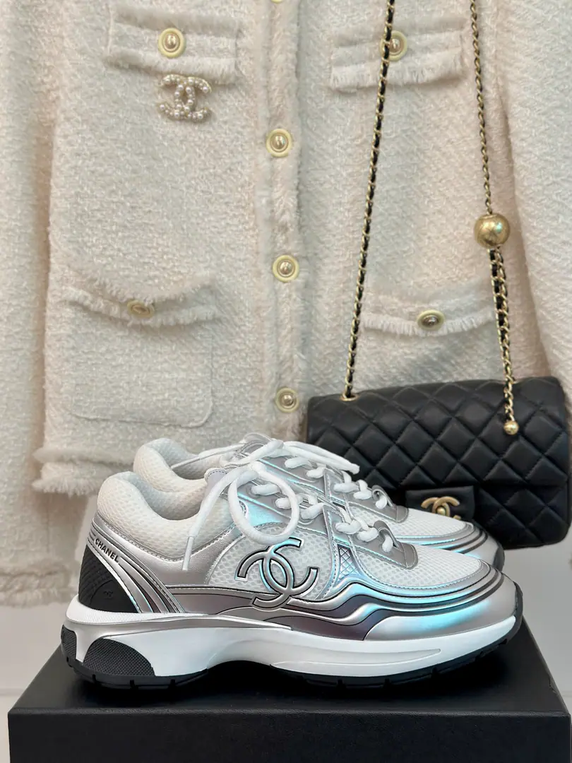 🏧𝗖𝗛𝗔𝗡𝗘𝗟Top Quality The classic golden horn./King of Silver Horn. DoubleCA couple of ancient lovers.👫Sports shoes It's a big show.“The king's sneakers.”♪ Finally come to life ♪. Shoes are imported and supplied.‼️ Extremely high end-of-life rate The material is very expensive. Or is that a penny a penny a penny? No water. Distinguishing market traffic It's not like our family. Couple size.35-46 Same paragraph for men and women [Women41.42/Men38.46Do it.]