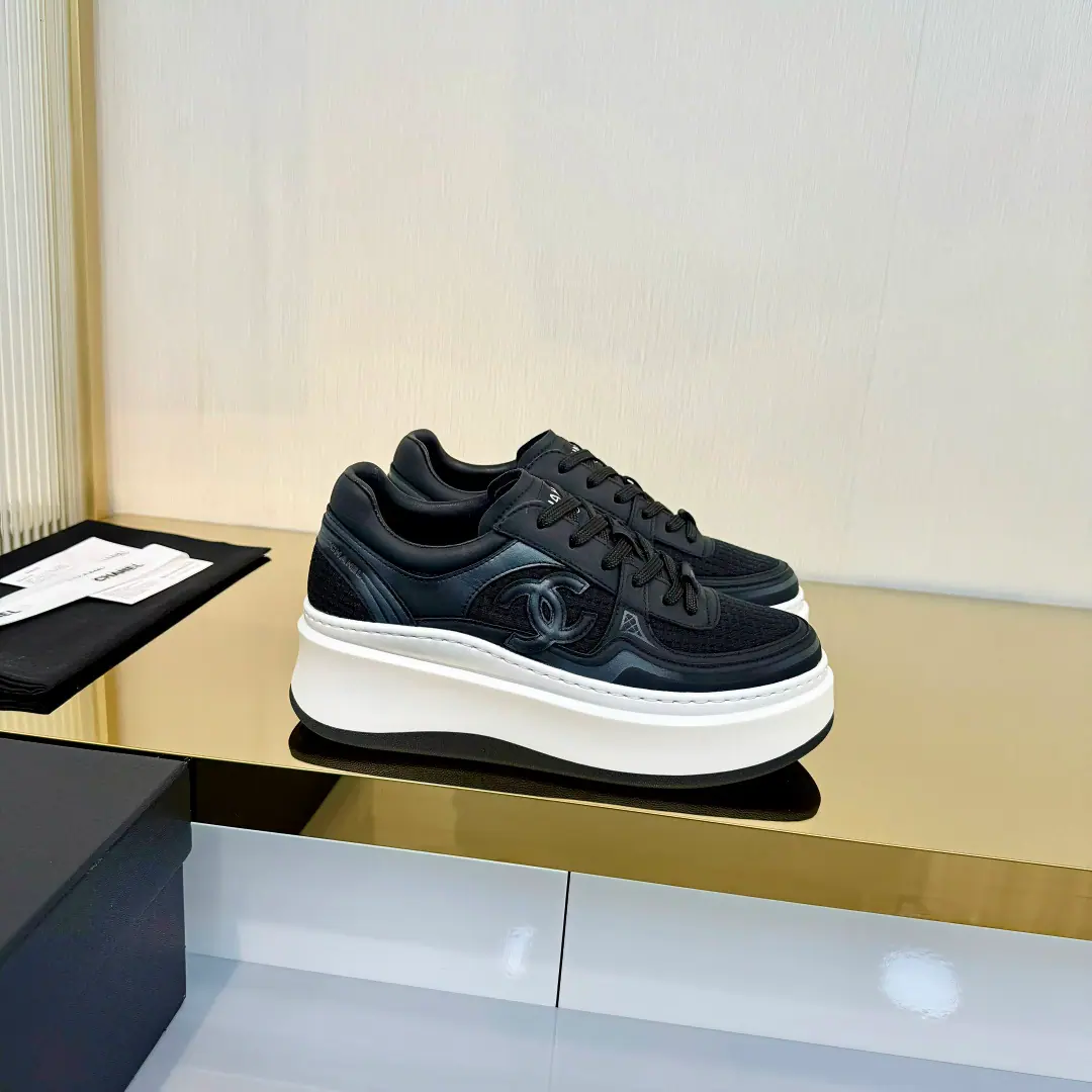 Chanel's leisure sports shoes. ～Original calf-skin panda shoes. Chanel Chanel. 25C The latest blast. Panda. Black & White Sports shoes Leisureboard shoes Kaori! Explosive. Classic Black & White Pandas are colored. cocoGirls need to be paid. Fabulous.: Original customizes mixed sheep skins Uchi.: The original imported air network. Otsumi!: Original model rubber+TPUGroup Size: Female35-41 Get it now.👉