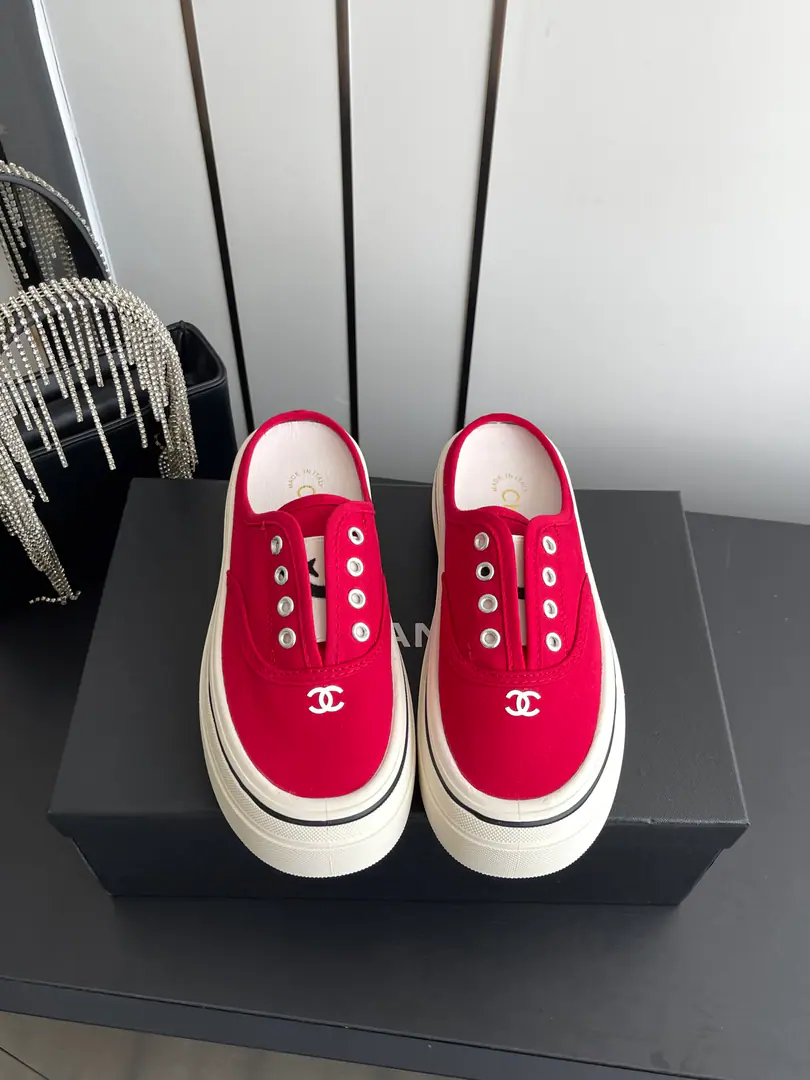 🏧ChanelNew biscuits. Highest Quality Top recreational sneakers.. Shoe-faced canvas. +The inside sheep.+- The rubber floor. Codes: 35-40（40Do it.）