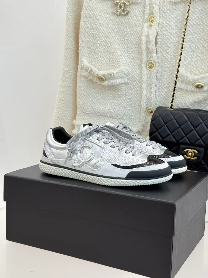🏧𝗖𝗛𝗔𝗡𝗘𝗟A top sports and leisure shoe. Top-level requisitioncocoGirls must go., You can always trust Yang's eyes.！ The original shoe face custom-made cow skin. Importing air-for-sheep skin comforts. Original rubber sliderTPUOtsumi! Size35-41 [40.41Do it.]