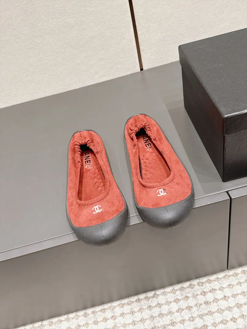 Requisition level Chanel 26/Autumn New Single shoes. Slingback and design. This is a classic design. A simple shoe face., It's a great mix., Leisure, Fashion, Sports, You can take care of it outside.…… Shoes face use: Counter-featur. Base: - The rubber floor. Size: #35-41（40 41I'll make sure I don't change it.）
