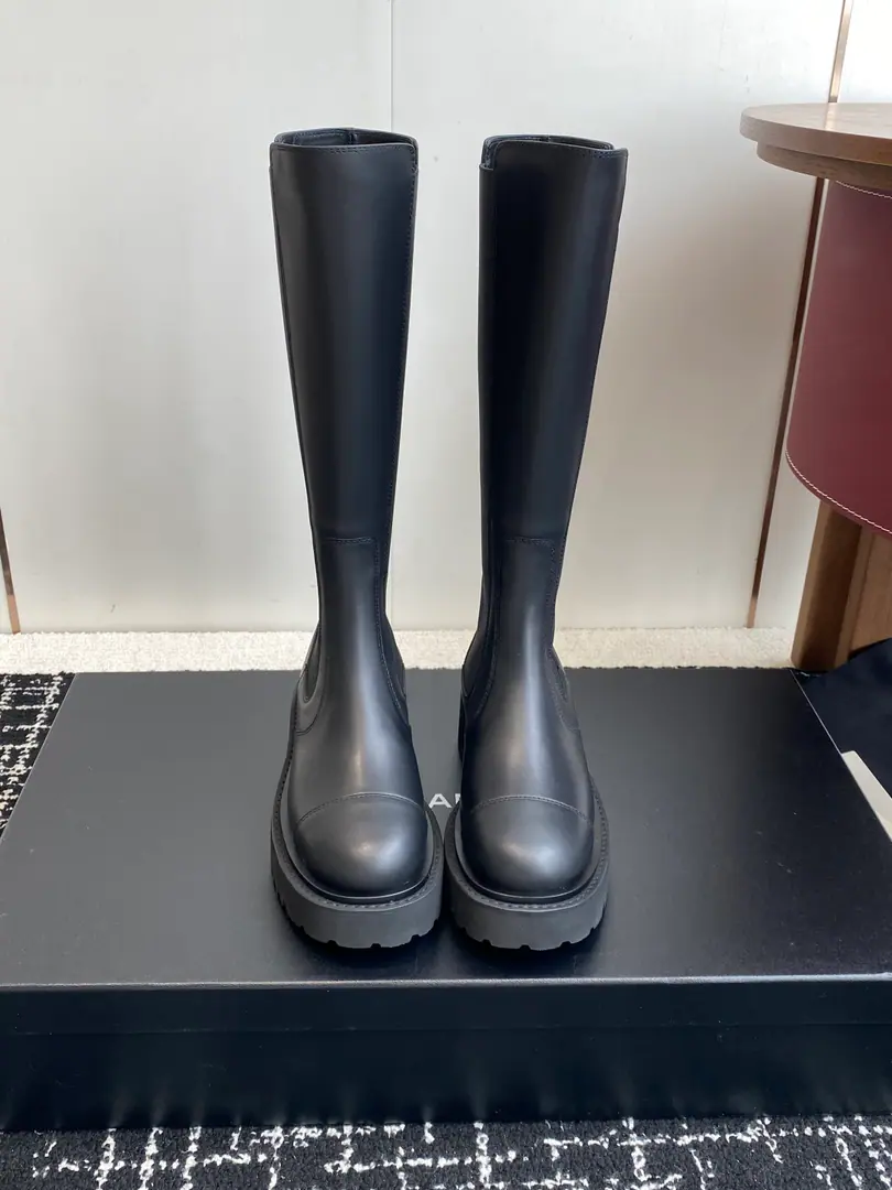 Dong-hoon's sub-purchase level Short boots. High boots.（⚠️Synchronise Action✈️Box） Chanel 25kNew Chelsea. Short boots. Boots. Knight's boots. Autumn and winter show. I'm gonna get my legs up. Any fairy can ride easily. Importing cow-skinned shoes. The sheep's skin is in the ground. Original open-forming foam-resistant foam-floor Size: 35-40（40Make a no-refund order.）