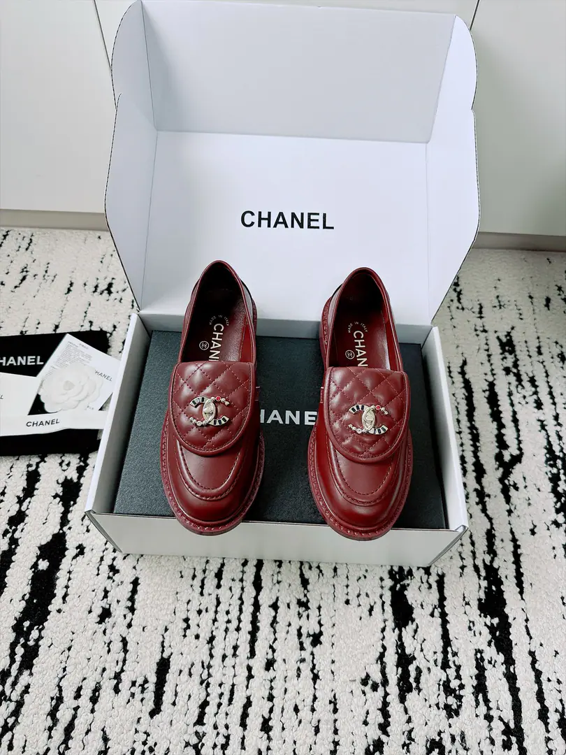 🏧𝗖𝗛𝗔𝗡𝗘𝗟Top new paragraph LeFleur shoes. The big stars are a red-hot show. A hundred-year-old classic.！ A big one.！We're gonna hit him with a pound.！ Import of sheep's skin on the shoe. Comfortable sheep's skins. Italian original dyed the leather. He's tall.2.5cm Size35-41 [40.41Make a reservation.] [⚠️Another dollar with a plane box.]