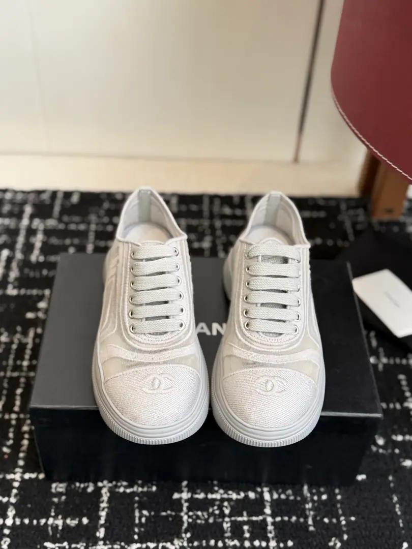 Requisition level ChanelChanel. 25ss The top recreational shoe for Spring and Summer. This is a classic design. There are many different kinds of electrocution on the shoe.. The Fashion Movement at the Bottom. It's a wonderful mix of elements that are incredibly varied., Leisure, Fashion, Sports, You can take care of it outside. Shoes face use: Original imported fabric Use it inside.: Original import gas network OriginalIP- The bubble. Size: 35-41（40 41Make a no-refund order.）