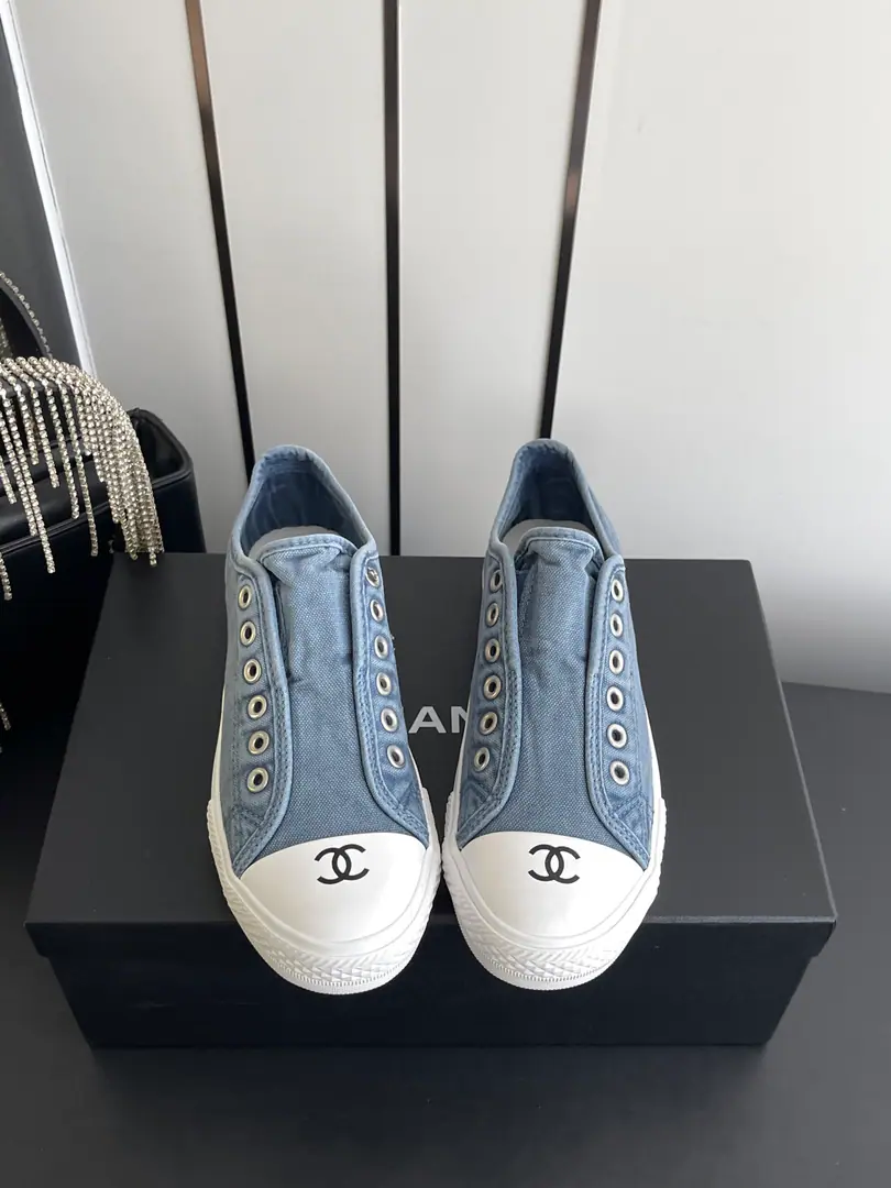 🏧𝗖𝗛𝗔𝗡𝗘𝗟New biscuits. Highest Quality Top recreational sneakers.. Shoe-faced canvas.+It's in the air.+- The rubber floor. Codes: 35-40（40Do it.）