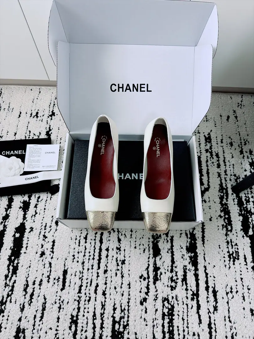 🏧𝗖𝗛𝗔𝗡𝗘𝗟Top new paragraph High-tone Mary Jane's shoes.👠 The first time I saw it, I was grassed. Super gentle and generous. A little shoe, a lady. It's a very good touch. High-level, high-quality.. Customized leather for the original fabric Uchi./I'm gonna get a little bit of a sheep-skin. The original import is really big. He's tall.:- It's a game.7cm, High heels9cm Codes 35-41 [40.41Custom] [⚠️Need a plane box.+]