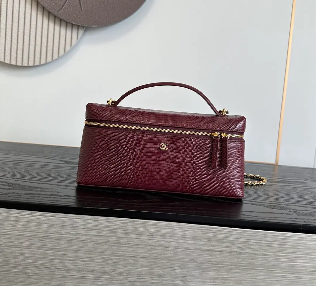 《Lizard.🦎Skins.》Wine.🍷Red！《Cross-section》OHANEL🚩🚩🚩26BAdvanced Handicrafts 🌠🌠🌠LpBox.🖤Advanced HandicraftsLPThe old money is a feeling of the well-packed food box., - It's a grinding resistance., I don't worry about wear or tear.～The cross-sectional sprawl is falling apart., Horizontal zipper., Deep inside, super-capable., ProMax+Pizza.+The makeup is all light.[Cool.R]Light gold metal binaryCLow profile atmosphere.～Bring your own short handle.+🉑️We'll take the skin off and wear the gold chain.[Beauties.R]With all the French names on your hands, you can see.～The slashing back is a relief., I can't make any mistake with the commuters.！Dimensions: 12×25×5 cm
