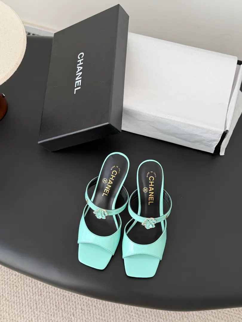 CHANELThe morning tea roses and heel shoes. A lot of stars have red feet., A hundred series of national and international bloggers., Spring and summer closets are set up. Codes: 35-39(Other code custom is not to be changed）
