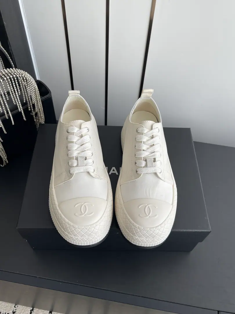 🏧𝗖𝗛𝗔𝗡𝗘𝗟Newly increased recreational biscuits. High Version The Red and Star show. The upper foot is comfortable with the leg shape. A hundred leisure sports money. Imported cattle and shoes. Into the sheep's skin. Original OpenTPUOtsumi! Size35-39 [40Make a reservation.]