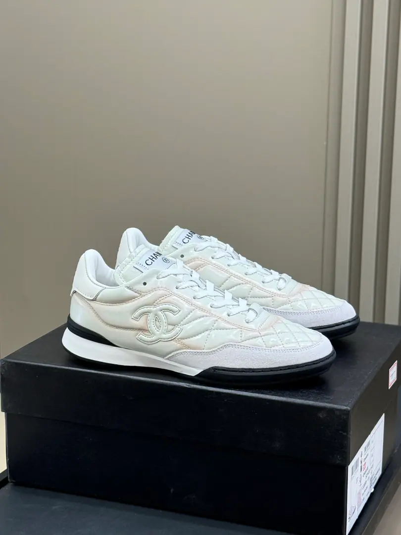 Get out of the factory.chanel ss25 tennisSeries Kaori!2025 Spring and summer tennis shoes., Sheep skin., Super soft., I'm feeling a lot of feet.💯 Shoes are so elegant and so refined., Very.chillIt's a lot of stuff.！👏👏It's a superb style.！ Supershoe tongue., DoubleC logoTail, Details are full.！ Top class.35-41