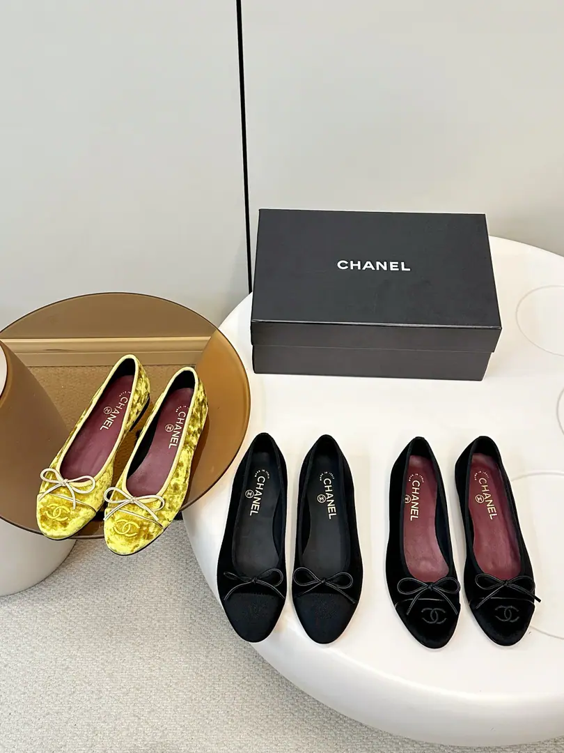 Chanel ♪ The velvet ballet shoes ♪ Three colors.✔️✔️✔️