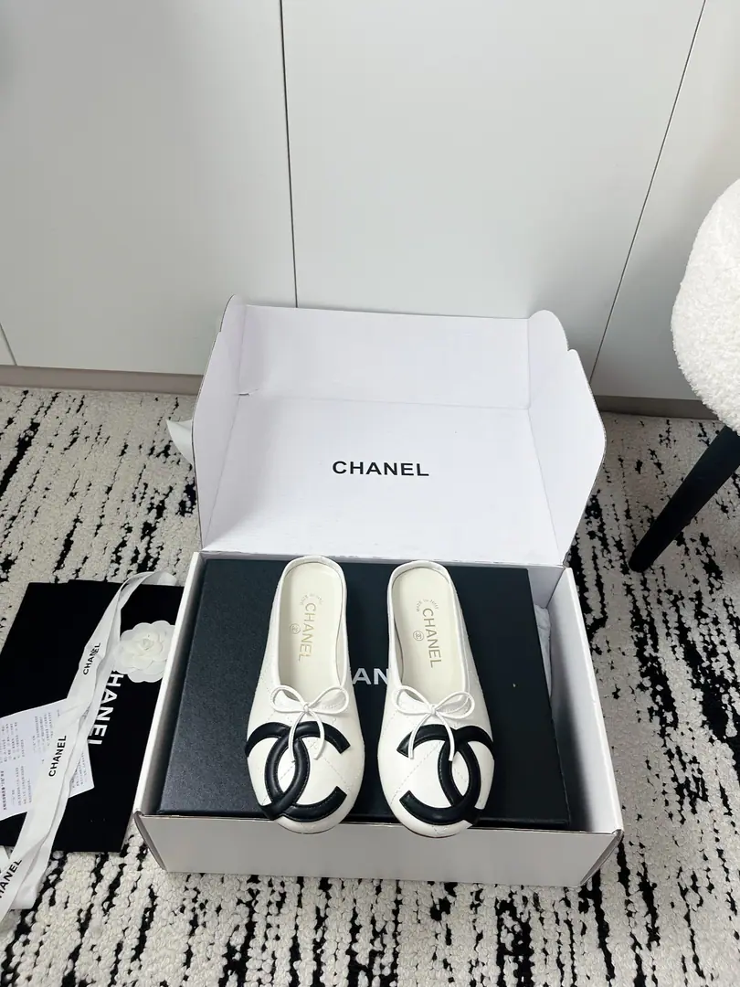 🏧𝗖𝗛𝗔𝗡𝗘𝗟Top Classic. Good-looking. The original customized the skin of the lamb. The inside feet are all sheep's skin. The original is a big-ass model. size: 35-41 [40/41Custom] [⚠️Need a plane box.+10