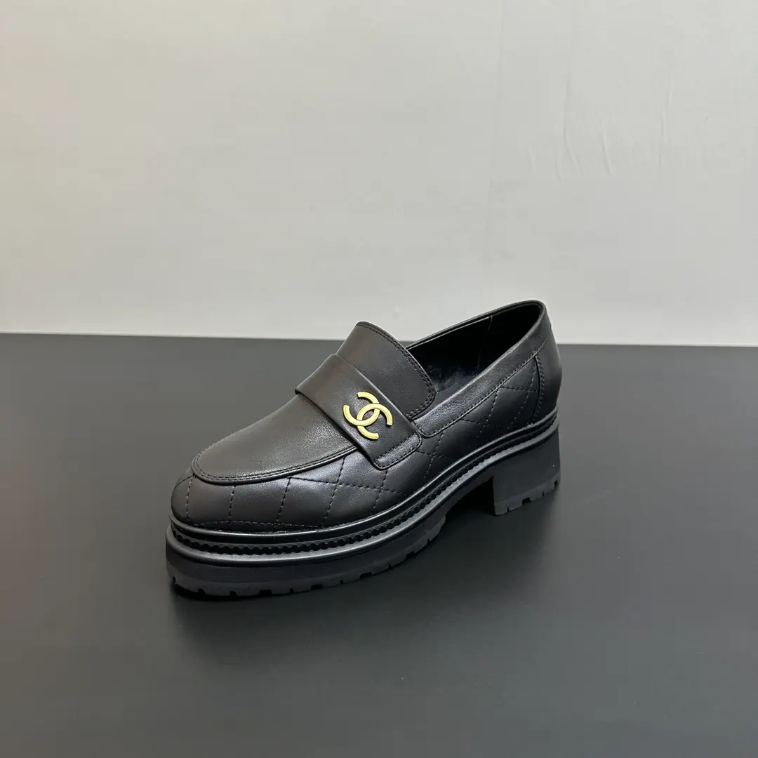 🍌🍌 High-end version Original1:1 CHANEL /Chanel. Four Seasons Shoes with a Thick Loafers Series The Hana family must make a provision. ☑️Fabulous.: Bullskins. ☑️Uchi.: Lamb skin. ☑️Otsumi!: Original Group Bottom ☑️He's tall.: 5cm ☑️Codes: 35-40 41Freeze!