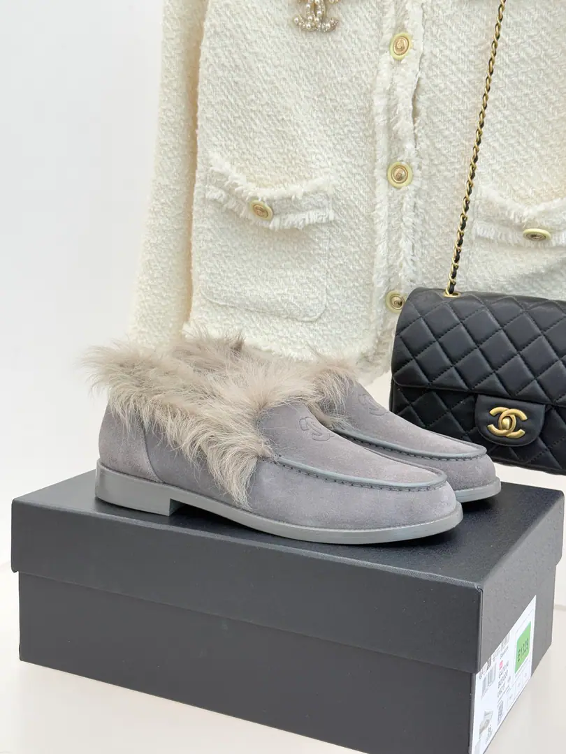 🏧𝗖𝗛𝗔𝗡𝗘𝗟New paragraphcoco neigeMowlow Lovers., Super Run Series, The upper foot is really good with the big fashion., Turn back the bar. The classic is a little bit of a juicy.👍Worth it.. Shoe-faced cow skin./Cow counter-featuration material The inside of the foot is imported into the wool. Original Italian🇮🇹That's a big one. size: 35-41 [40.41Custom] [⚠️Another dollar with a plane box.]