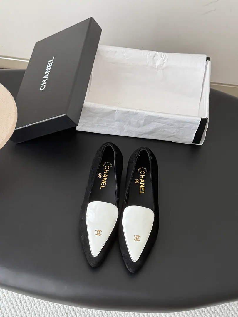 Chanel 26BThe new Mary Janes in the morning and autumn. Janey is not a sweet, beautiful man.！ 3D Embracelogo, It's a clean, clean, easy-to-eat meal., You're more uptight with buttons.. The inside sheep. That's a big one. Size:35-39 The rest of the code is definitely not going to be changed.