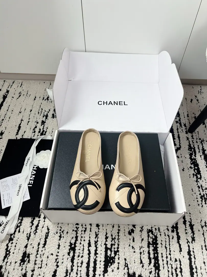 🏧𝗖𝗛𝗔𝗡𝗘𝗟Top Classic. Good-looking. The original customized the skin of the lamb. The inside feet are all sheep's skin. The original is a big-ass model. size: 35-41 [40/41Custom] [⚠️Need a plane box.+10