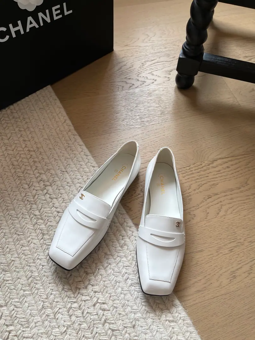 Chanel New doubles.CLeFlell Shoes.！ Top Version！We'll have to sell it first. Shoe-faced cow skin. It's a little sheep's skin inside. That's a big one. Codes: 34-41「34 40 41Customize or not change」