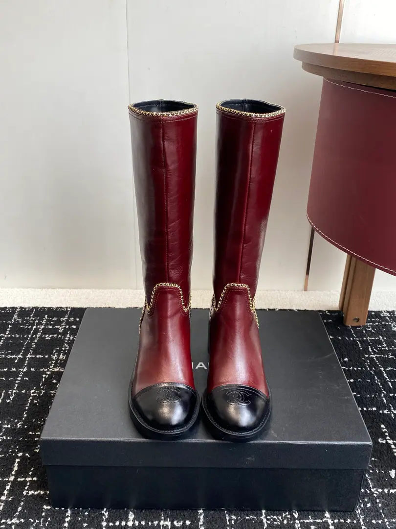 Requisition level Chanel Kaori! 25ss Autumn and winter money. Round Head Zip - It's a boot. This is a very thick shot of the O.S.A., insIt's a fire too., I've been changing shoes for a month. The overall line flow remains the same as the original., It's so charming., I believe a woman of taste will see it., CHANE*LThe series never fails., The goddess's sharp object.…… Fabulous.:Imported cattle skin Uchi.:Import of sheep skin Foot.:Imported cattle skin Otsumi!:Italian imports are so thick. Size: #35-39（40 41Make a no-refund order.）