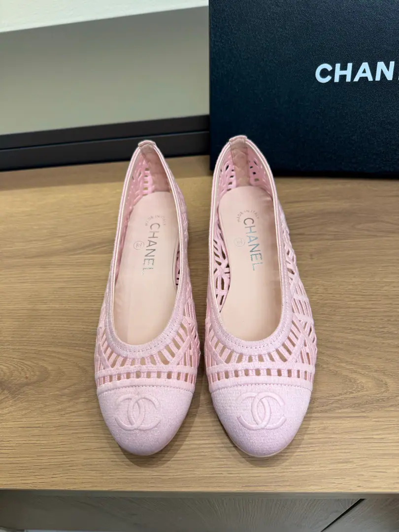 Top Quality｜Aircraft box+10 chanel fw26 new arrival-～ Kaori!2026The new early spring.｜- A flat ballet shoe. A classic pair of shoeheads.CMarking, The brand is extremely well-recognized. The flat shoes are so comfortable and delicate.～It's a good day's shift.！ Shoe.: Customize fabricing of embroidery Uchi.: ATiled sheep. Otsumi!: Italy is a big-ass country. Increase: 1cm size 35-36, 37, 38, 39, 40, ⚠️34, 41, 42, 43, 44Make a no-refund order.