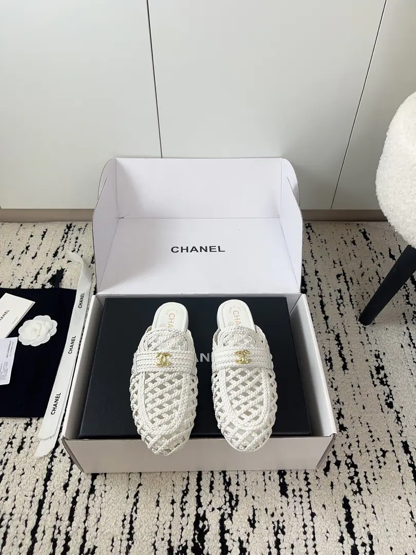 🏧𝗖𝗛𝗔𝗡𝗘𝗟｜New doubles.CWeaving - No, I'm not. Top Quality The fabric is customized in the original version The inside feet are all sheep's skin. Italian imports are so thick. size: 35-39（40/41Custom）