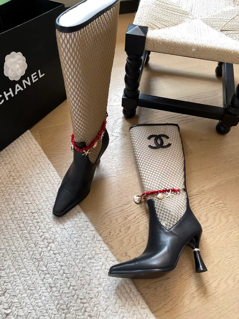 Chanel 26BNew nettine and boots.！ Top Version！We'll have to sell it first. Shoe veil. The inside sheep. That's a big one. Codes: 34-41「34 40 41Customize or not change」