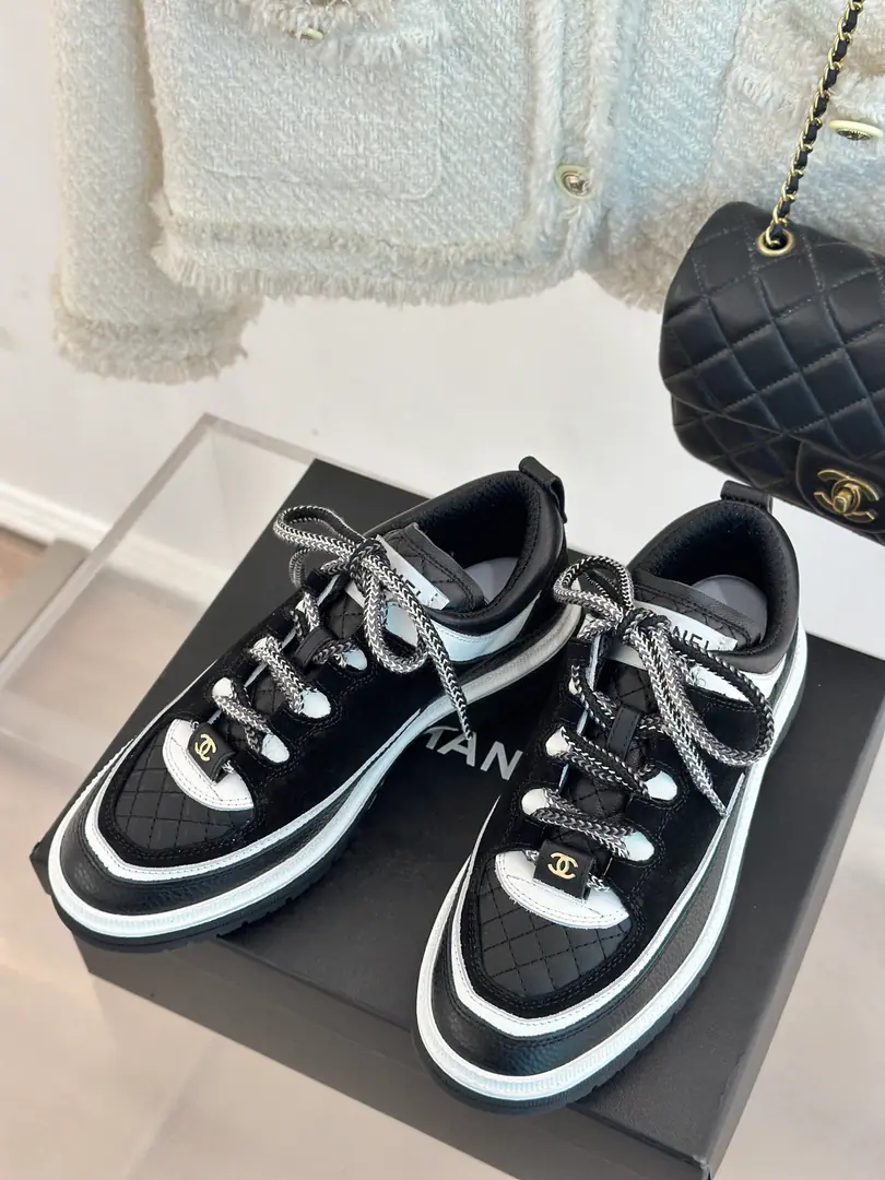 🏧𝗖𝗛𝗔𝗡𝗘𝗟New Luggi Panda with leisure shoes..TopcocoGirls must go., You can always trust Yang's eyes.！ The original cow skins are the same as the anti-featur material. The original imported into the air network. Original OpenTPUBottom of Group Size:35—41 [40.41Do it.]