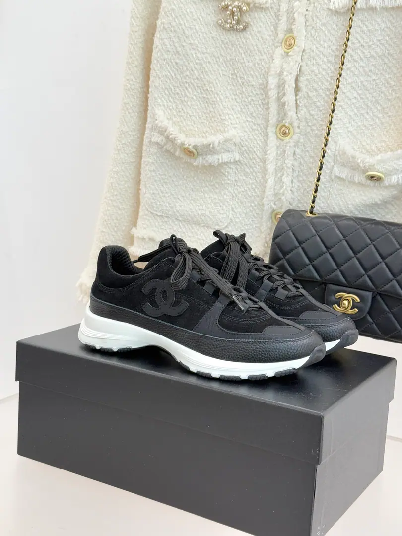 🏧𝗖𝗛𝗔𝗡𝗘𝗟Panda shoes. Top recreational sneakers. This is a classic design.. There are many different kinds of electrocution on the shoe.. The Fashion Movement at the Bottom. Unusually, many colored elements were contained.…… It's a great mix., Leisure, Fashion, Sports, You can take care of it outside.…… ꫛꫀꪝ Go➫ Materials ❶Shoes face use: The original high-wild-lit cow./Waterproof cloth ❷Use it inside.: In the air network. I'm comfortable with air. ❸Base: OriginalTPUGroup Bottom A perfect package for a woman.35–41