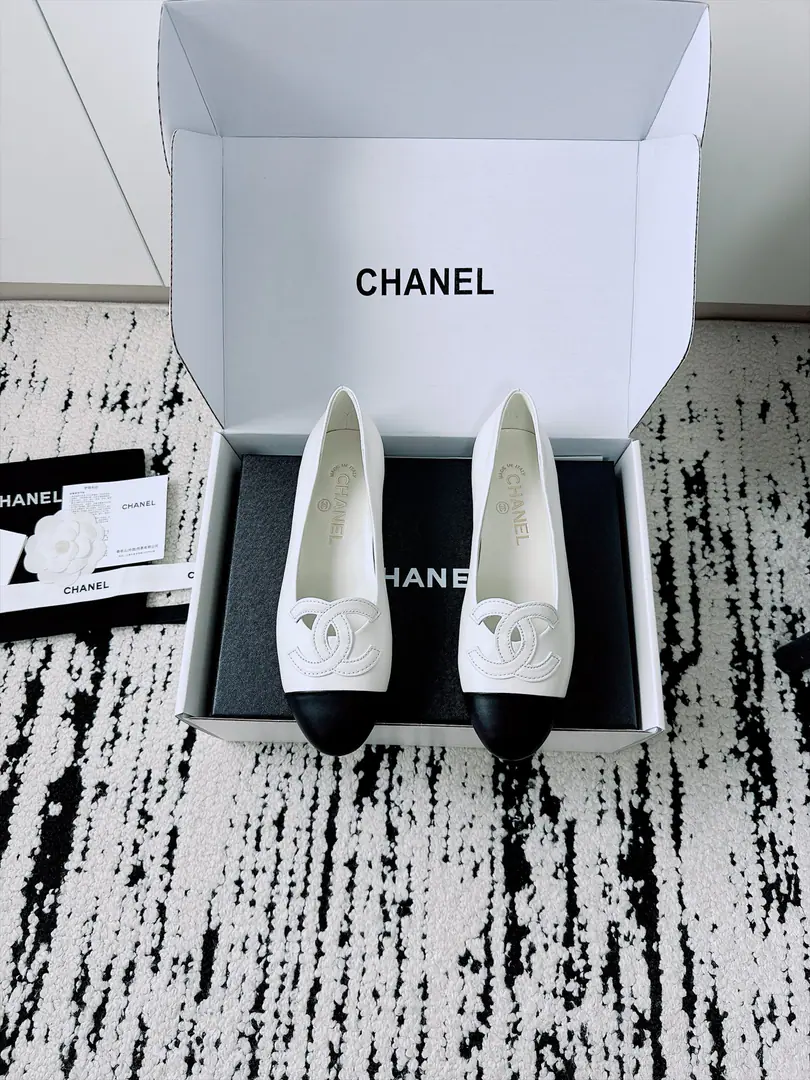 🏧𝗖𝗛𝗔𝗡𝗘𝗟｜Top new item. Original colored recoupling, empty doubleCHeel shoes. The fabric is customised for sheep skin. The inside feet are all sheep's skin. Italian imports are so thick. size: 35-41 [40/41Custom] [⚠️Need a plane box.+]