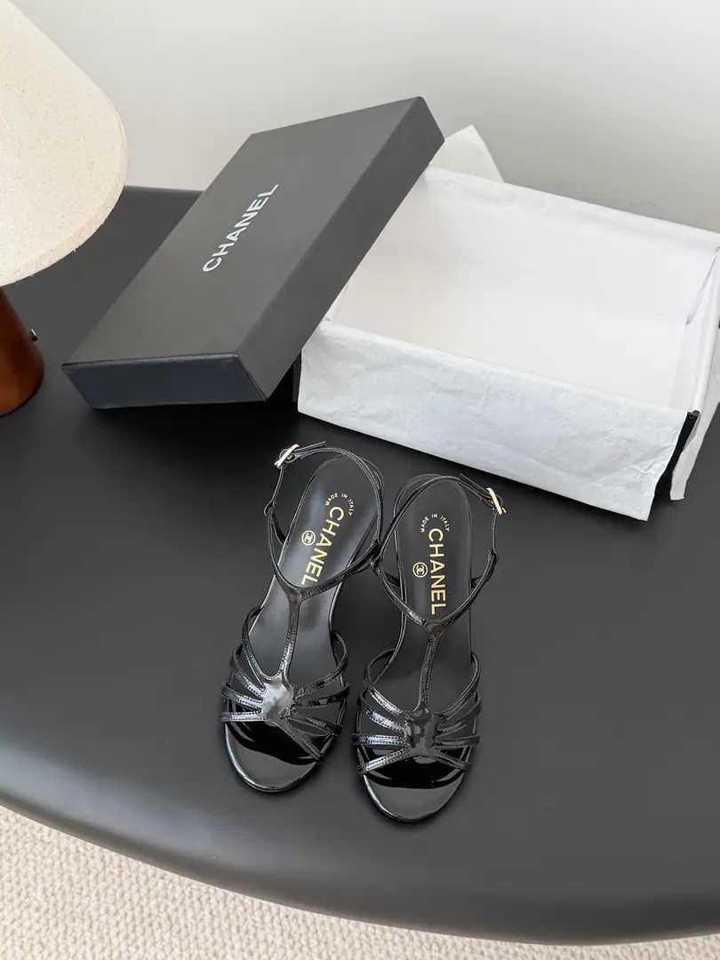 26ASpring and summer.ChanelPearls and Roman heels. My feet are comfortable.！The feet are so beautiful and so beautiful.！ Very famous., Summer travel requirements Size:35-39（The rest of the code is definitely not going to be changed.）