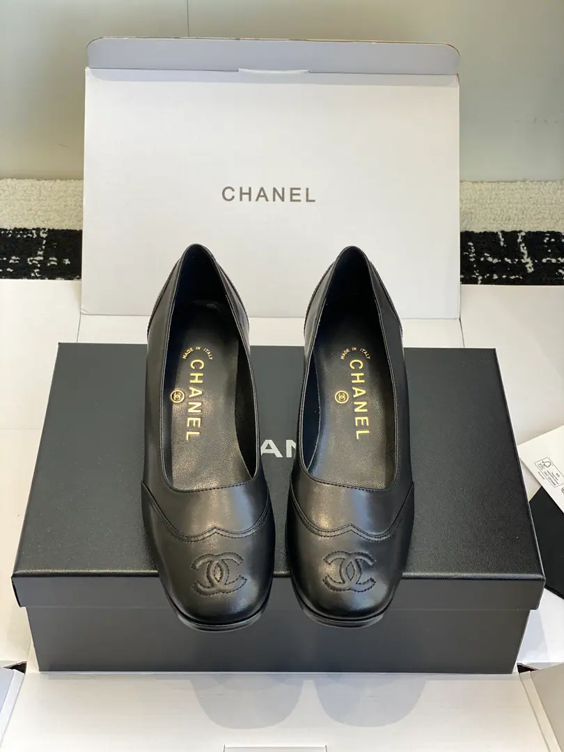 Dong-hoon's sub-purchase level（⚠️Synchronise Action✈️Box） ChanelThe Chinese have a large heel. It's quiet., Very famous., No color bumps., No more decorations than a bow., Just a little bit of a radian., A curve, The lines are so beautiful and so smooth., Clean., Wrap your feet together and fix them., It's a smooth and smooth one., The legs are long and the comfort is assured., It's not a problem running around. Shoe.: Import of goat skin Inside, put your feet on the inside.: Import of goat skin Otsumi!: ItalyAThat's a big one. Call.: The logs and the corsets. size: 35-40（40Make a no-refund order.）