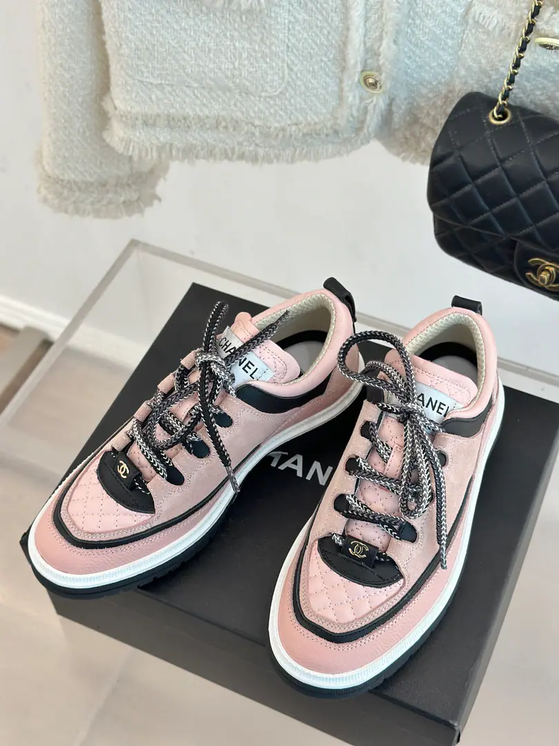 🏧𝗖𝗛𝗔𝗡𝗘𝗟New Luggi Panda with leisure shoes..TopcocoGirls must go., You can always trust Yang's eyes.！ The original cow skins are the same as the anti-featur material. The original imported into the air network. Original OpenTPUBottom of Group Size:35—41 [40.41Do it.]