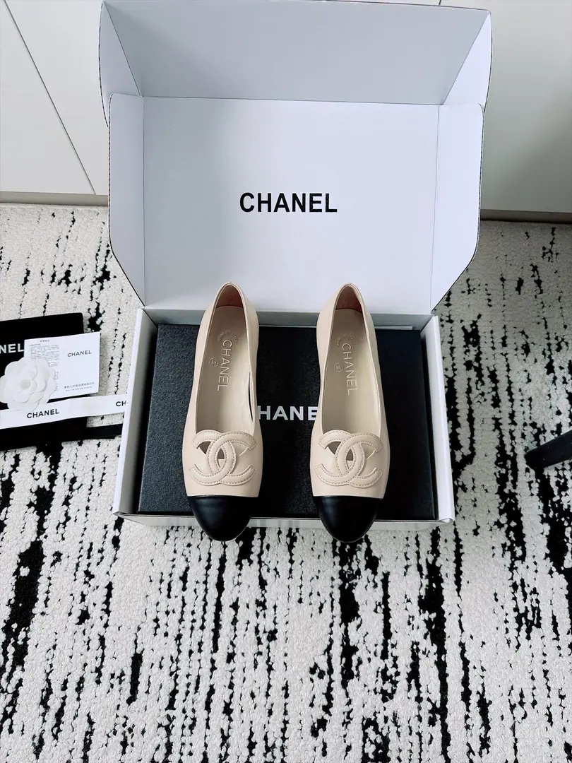 🏧𝗖𝗛𝗔𝗡𝗘𝗟｜Top new item. Original colored recoupling, empty doubleCHeel shoes. The fabric is customised for sheep skin. The inside feet are all sheep's skin. Italian imports are so thick. size: 35-41 [40/41Custom] [⚠️Need a plane box.+]