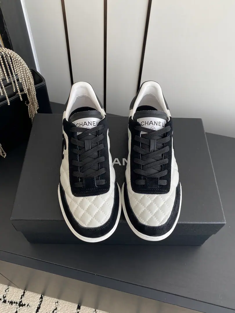 🏧𝐂𝐡𝐚𝐧𝐞𝐥 New German shoes. Leisure sports shoes Biscuit shoes. Top Version Original development, model You're a good guy. I'm not afraid of wide feet. I don't know how to fatten my feet. Nice feet and comfort. It's very light. I'm comfortable with air. Super White It's a real blast. I'm gonna have to get my shoes on the face and get my head covered in cow skin. Import sheep's skin inside. I'm gonna get a little bit of a sheep-skin. OriginalTPUGroup Bottom Codes: 35-40 （40 41Do it.）