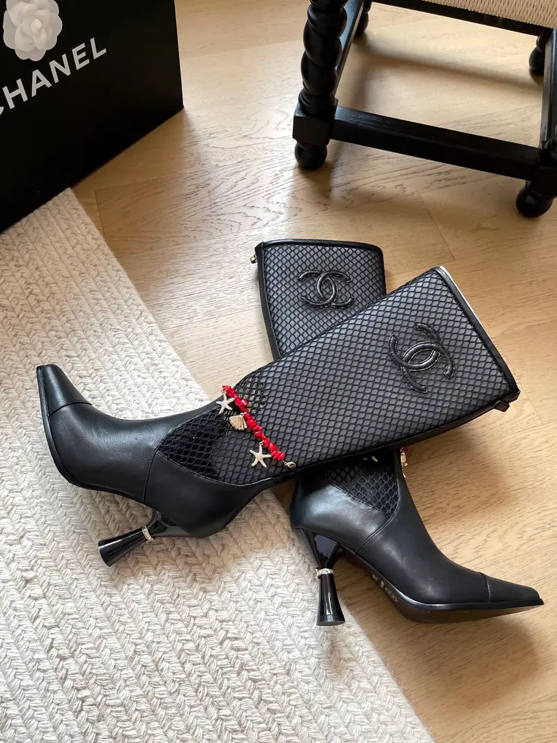 Chanel 26BNew nettine and boots.！ Top Version！We'll have to sell it first. Shoe veil. The inside sheep. That's a big one. Codes: 34-41「34 40 41Customize or not change」
