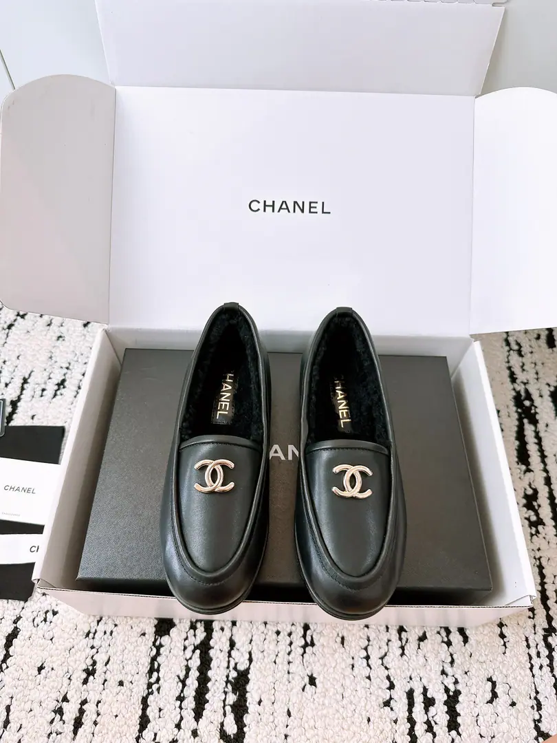 🏧𝗖𝗛𝗔𝗡𝗘𝗟Top Version DoubleCTeddy's fur shoes, and they're all in the fall and winter. The first time I saw it, I was grassed. Super gentle and generous. A great honor. It's not wrong to mix it up., High-level, high-quality. Shoes are made of sheep. Uchi./A foot-stamped lamb wool. Original private custom custom for color-based skin Codes 35-39 [40.41Custom] [⚠️Need a plane box.+]