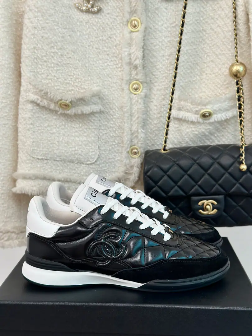 🏧𝗖𝗛𝗔𝗡𝗘𝗟Top Quality The new diamond-grew-skined little goat's sneakers, silver horns, silver-dickers. The diamond baseball shoes. Top-level requisitioncocoGirls must go. You can always trust Yang's eyes.！ The shoe face is customised for the pony skin.+Cows are counter-feat. The original imported air-food sheet.+In the pipskin. Original model rubber+TPUGroup Size:35—41 [40.41Do it.]