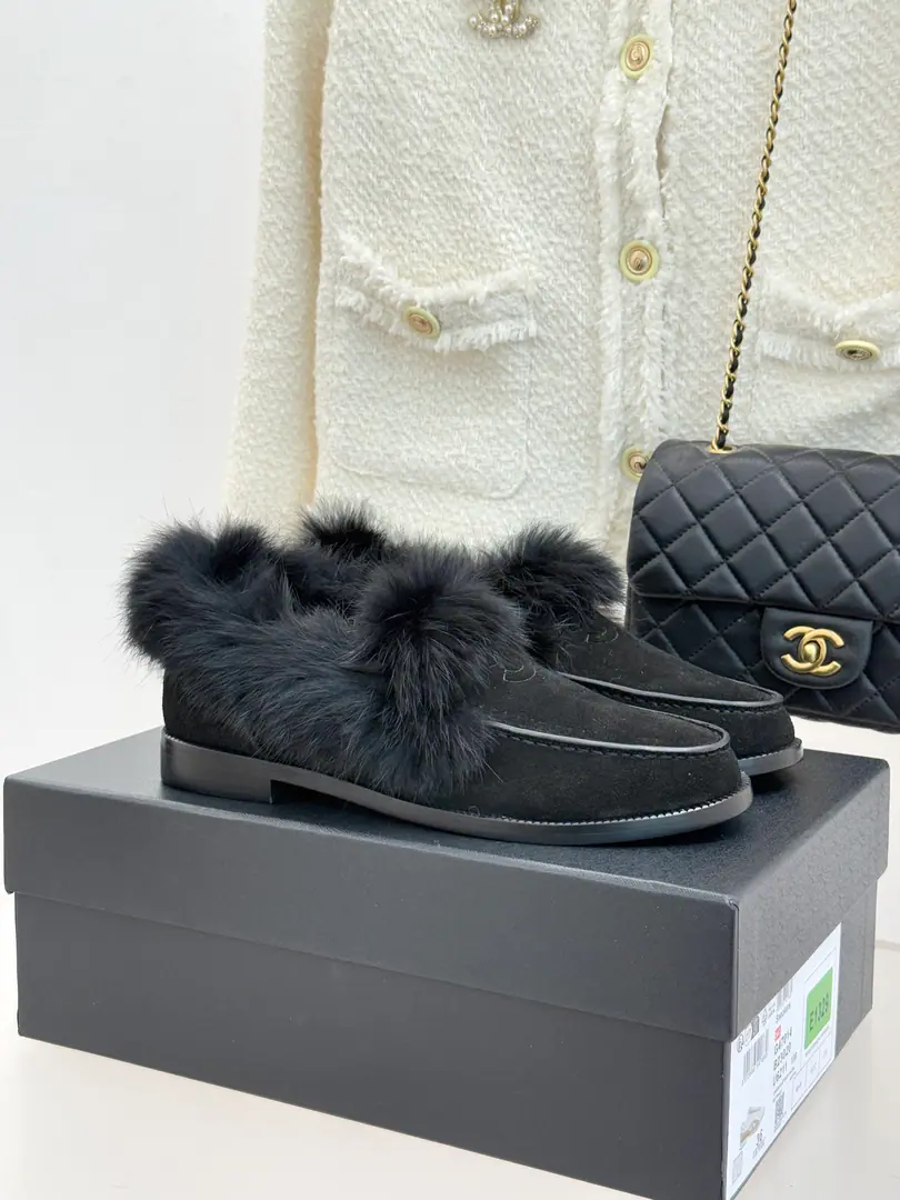 🏧𝗖𝗛𝗔𝗡𝗘𝗟New paragraphcoco neigeMowlow Lovers., Super Run Series, The upper foot is really good with the big fashion., Turn back the bar. The classic is a little bit of a juicy.👍Worth it.. Shoe-faced cow skin./Cow counter-featuration material The inside of the foot is imported into the wool. Original Italian🇮🇹That's a big one. size: 35-41 [40.41Custom] [⚠️Another dollar with a plane box.]