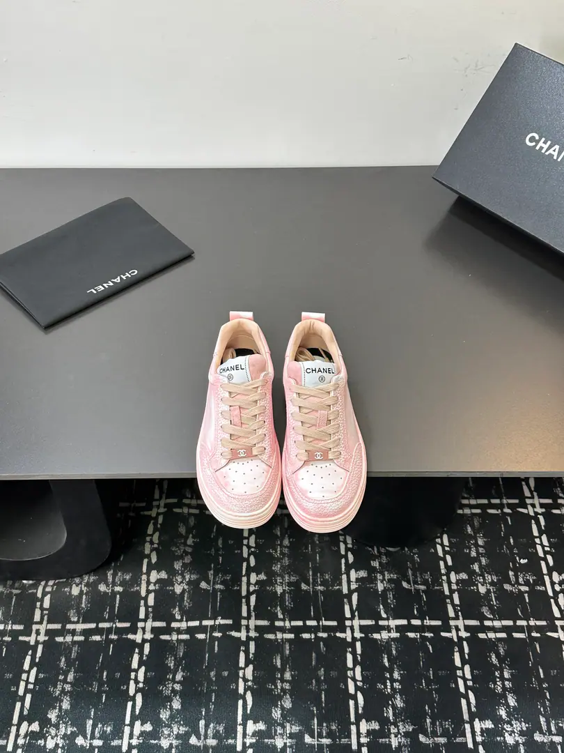 High Version CHANELChanel's new panda shoes. Chanel.2026ssHot panda shoes.🐼Slab shoes with thick bottoms and leisure shoes Synchronize cabinets The counter is really hot. A very difficult shoe to buy. The thickest panda shoes on the net. I can't miss it. The color value is cozy. Jane's got about 100 white shoes. It's a big, fat, fat, fat, fat, fat, fat, fat, fat, fat, fat, fat, fat, fat, fat, fat, fat, fat, fat, fat, fat, fat, fat, fat, fat, fat, fat, fat, fat, fat, fat, fat, fat, fat, fat, fat, fat, fat, fat, fat, fat, fat, fat, fat, fat, fat, fat, fat, hot, hot, hot, hot, hot, hot, hot, hot, hot, hot, hot, hot, hot, hot, hot, hot, hot, hot, hot, hot, hot, hot, hot, hot, hot, hot, hot, hot, hot, hot, hot, hot, hot, hot, hot, hot, hot, hot, hot, hot, hot, hot, hot, hot, hot, hot, hot, hot., Close your eyes.😍Who's gonna look good in that? Shoe.: Cowskin. Uchi.: Imports of sheep's skin Otsumi!: TPUOriginal Base Codes: 35-40（41 Do it. Duplicate board Net