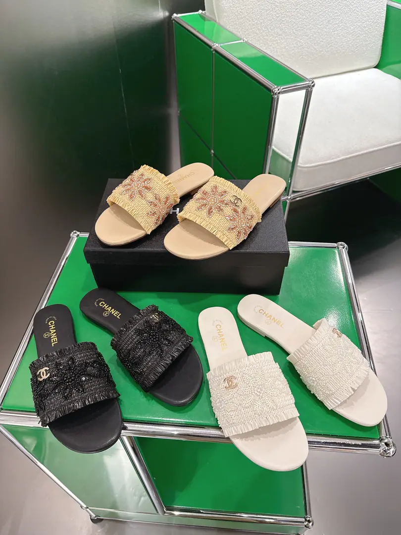 Chanel 26KThe new spring and summer sews a flower with a sandy sandal slippers.‼️